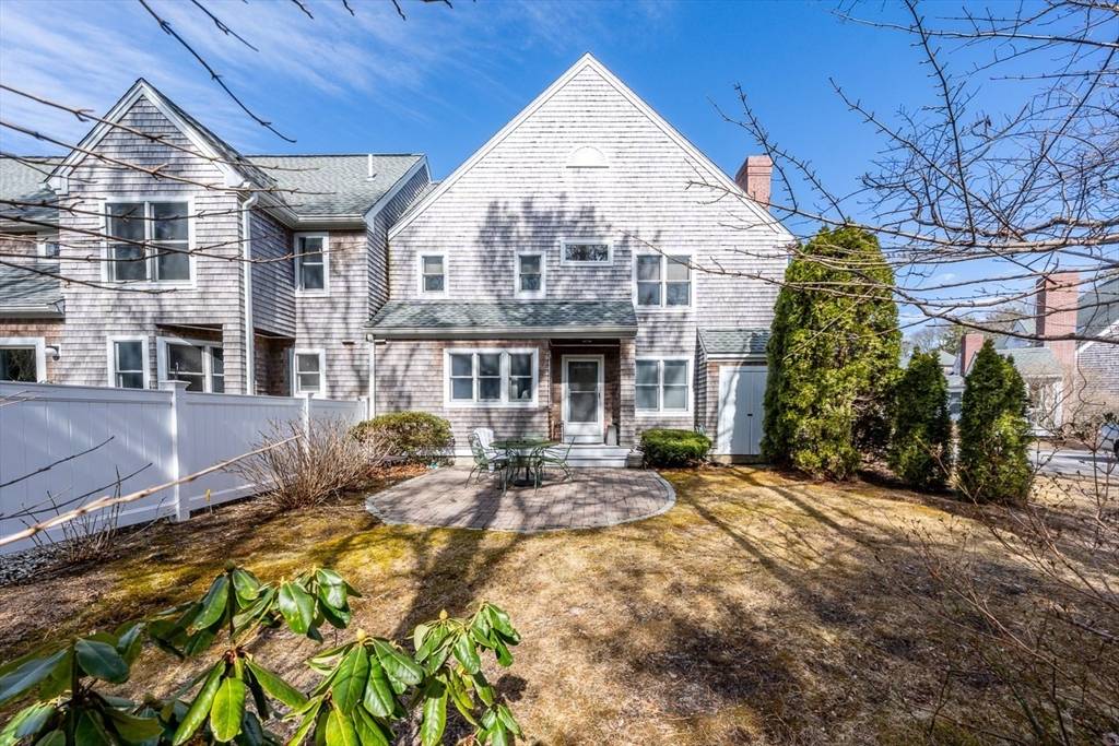 Mashpee, MA 02649,4 Bob White Crescent #4