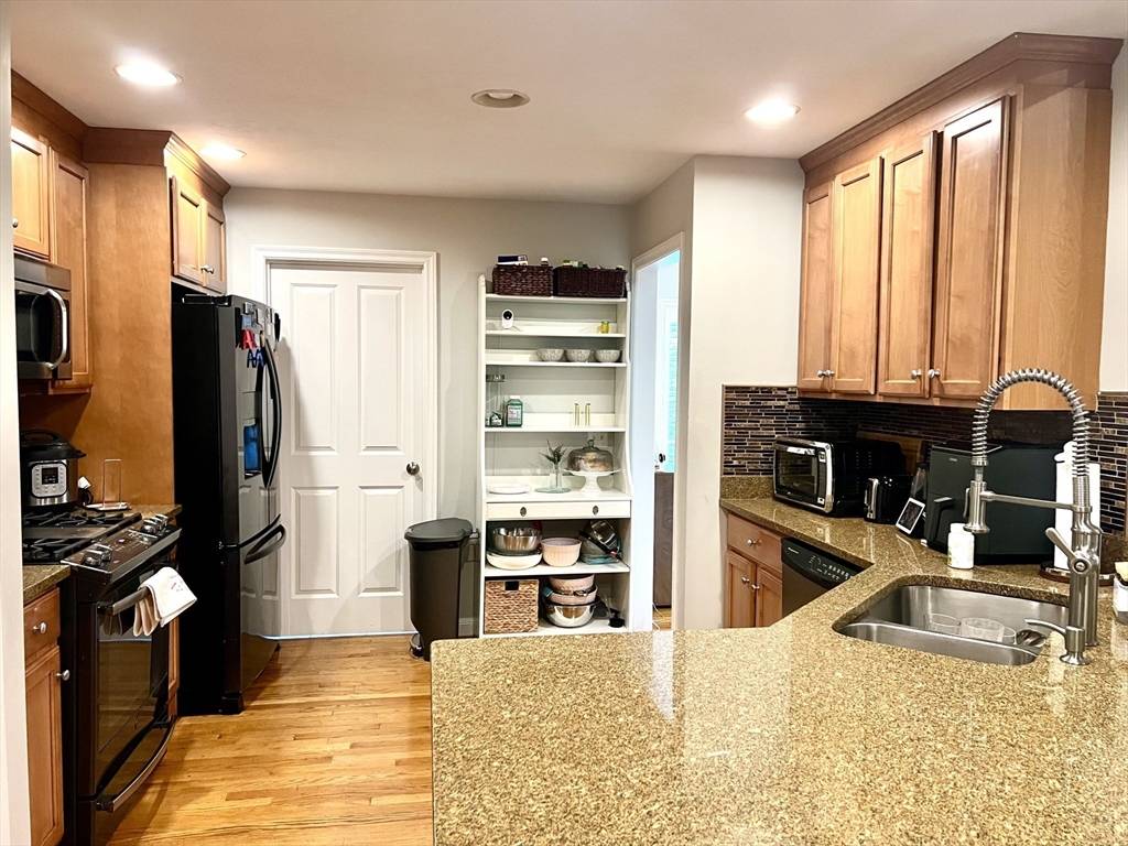 Amesbury, MA 01913,7 Fairway Dr