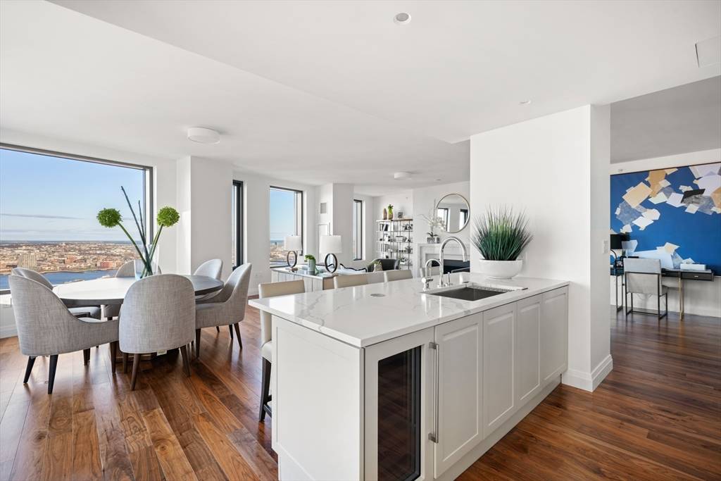 Boston, MA 02114,110 Sudbury Street #3705