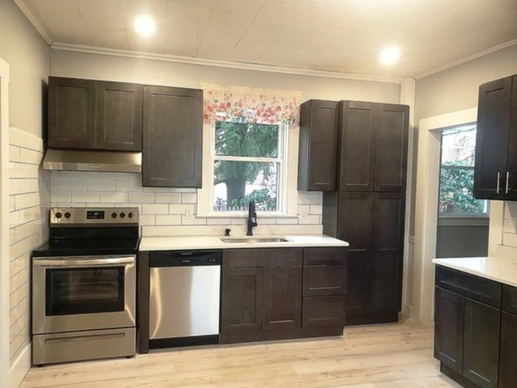 Peabody, MA 01960,33 Warren St #1