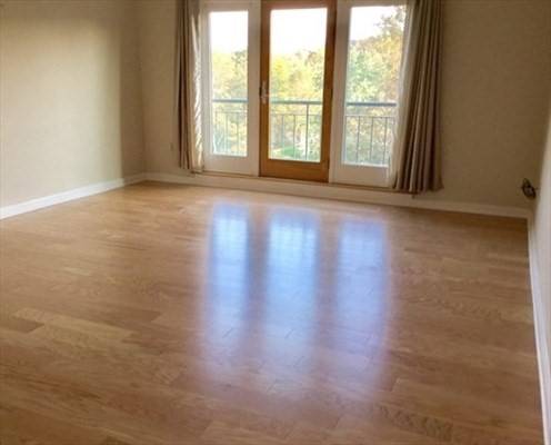 Arlington, MA 02476,1 Watermill Place #521