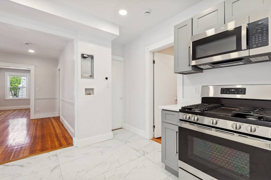Milton, MA 02186,11 Tucker Street #2