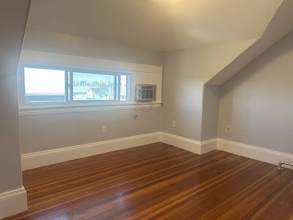 Quincy, MA 02171,99 E Squantum St #3