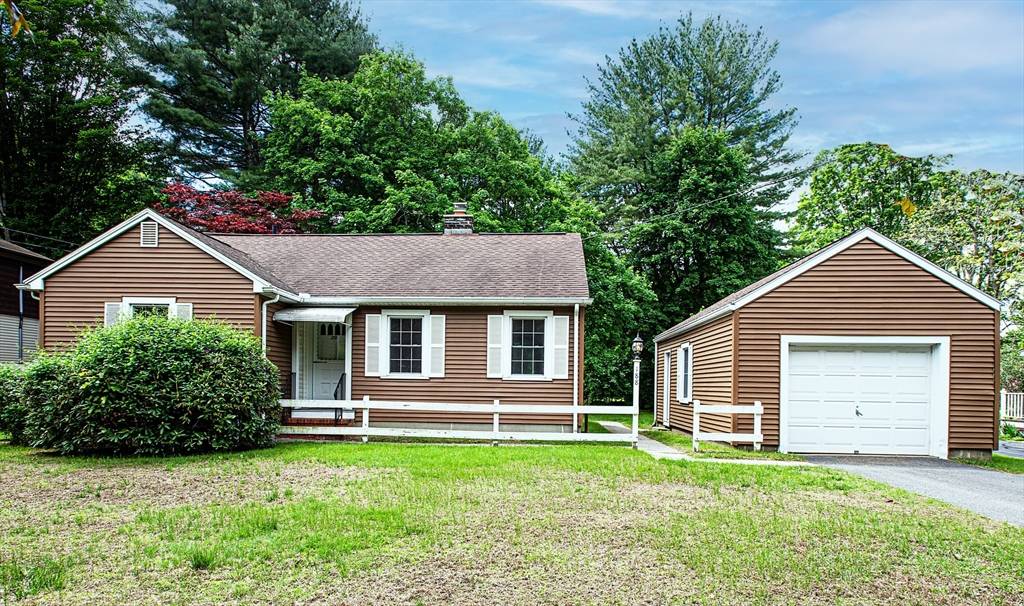 Northampton, MA 01062,188 North Maple St