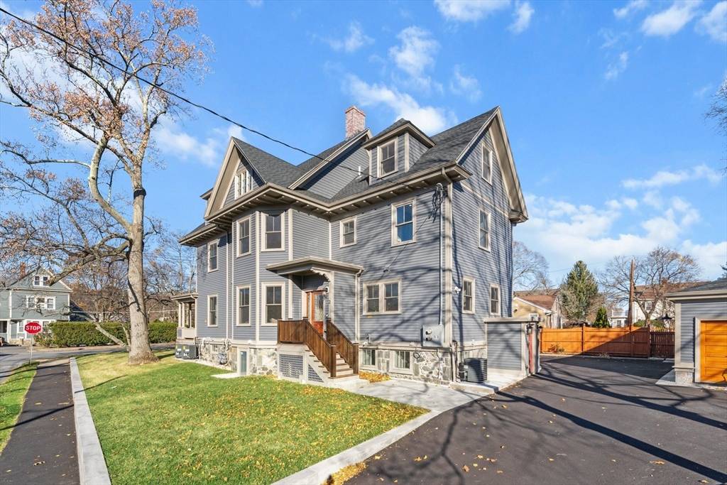 Arlington, MA 02474,2 Draper Avenue #2