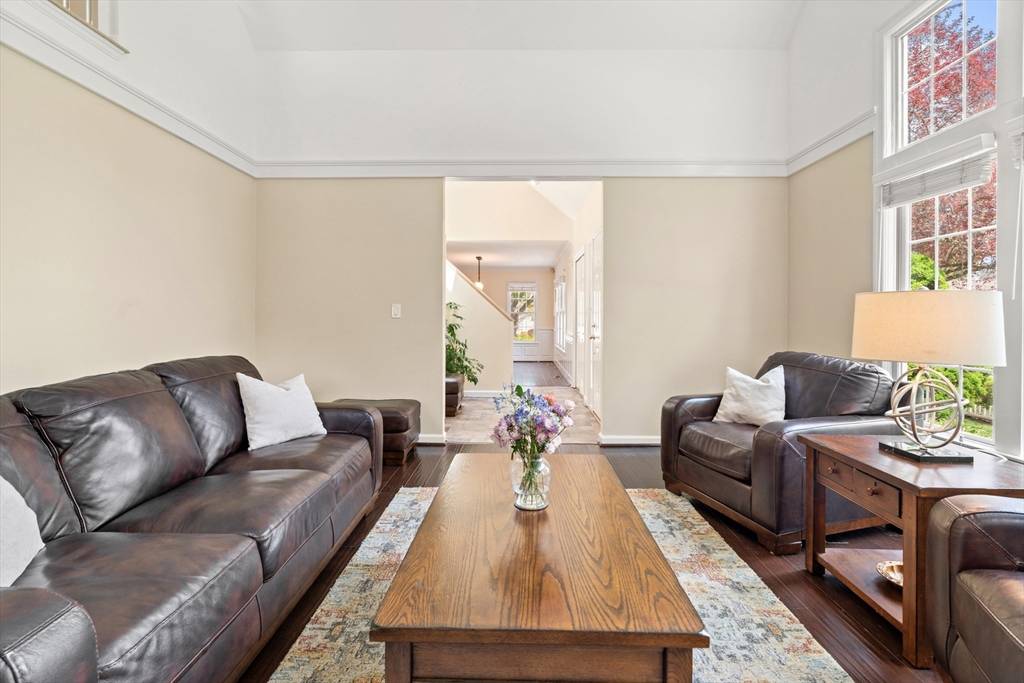 North Andover, MA 01845,15 Copley Cir