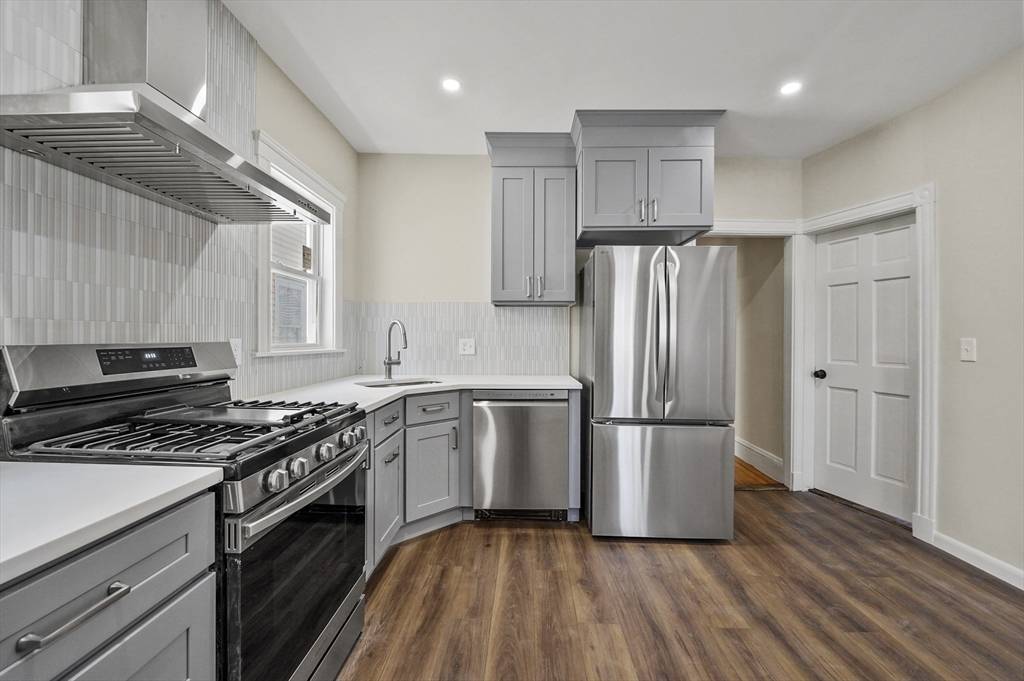 Boston, MA 02122,18 Lyon Street #2