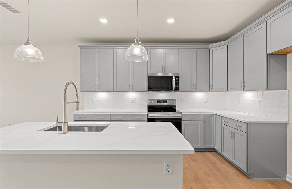 North Reading, MA 01864,300 Martins Landing Way #9503