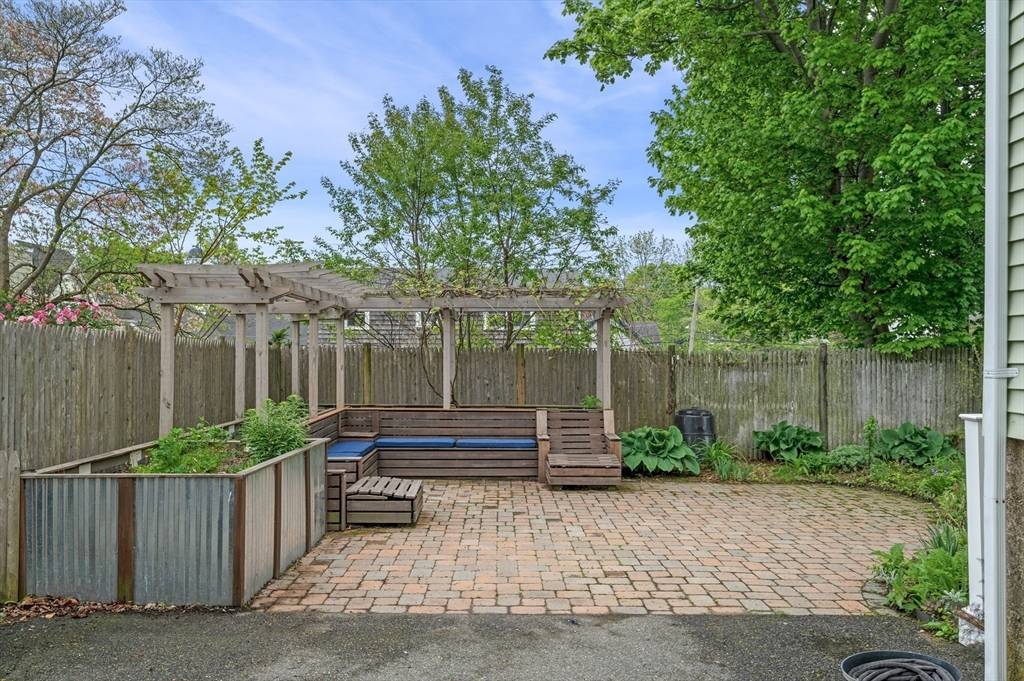 Marblehead, MA 01945,6 Prince Street