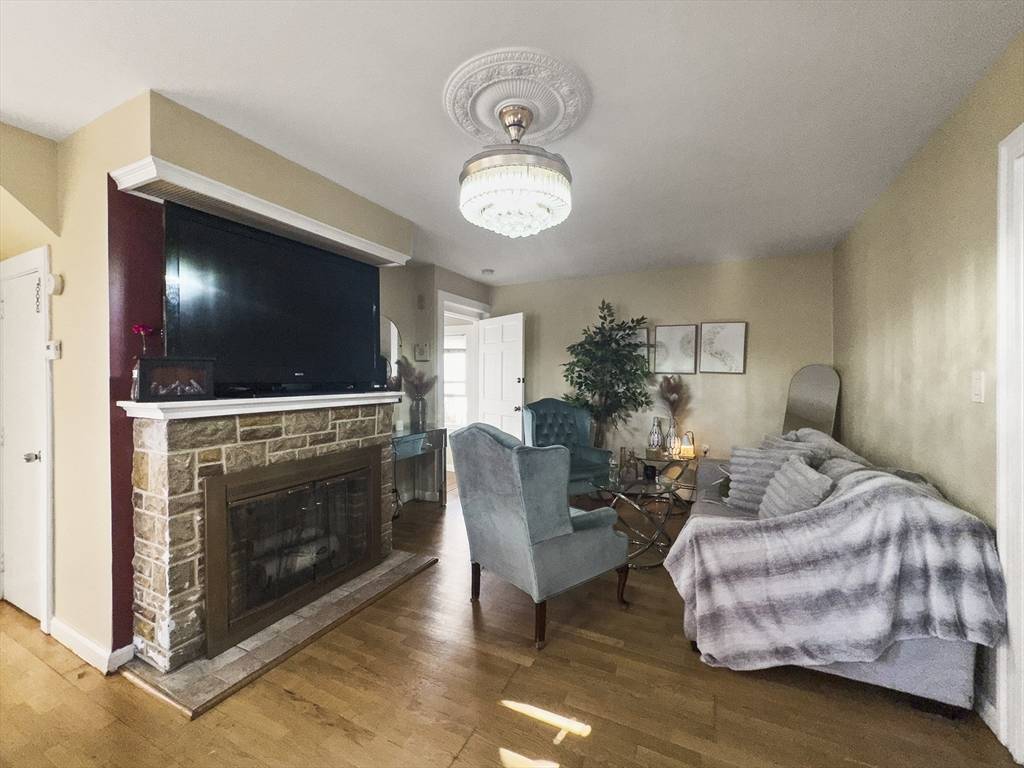 Lawrence, MA 01841,16 Willoughby St
