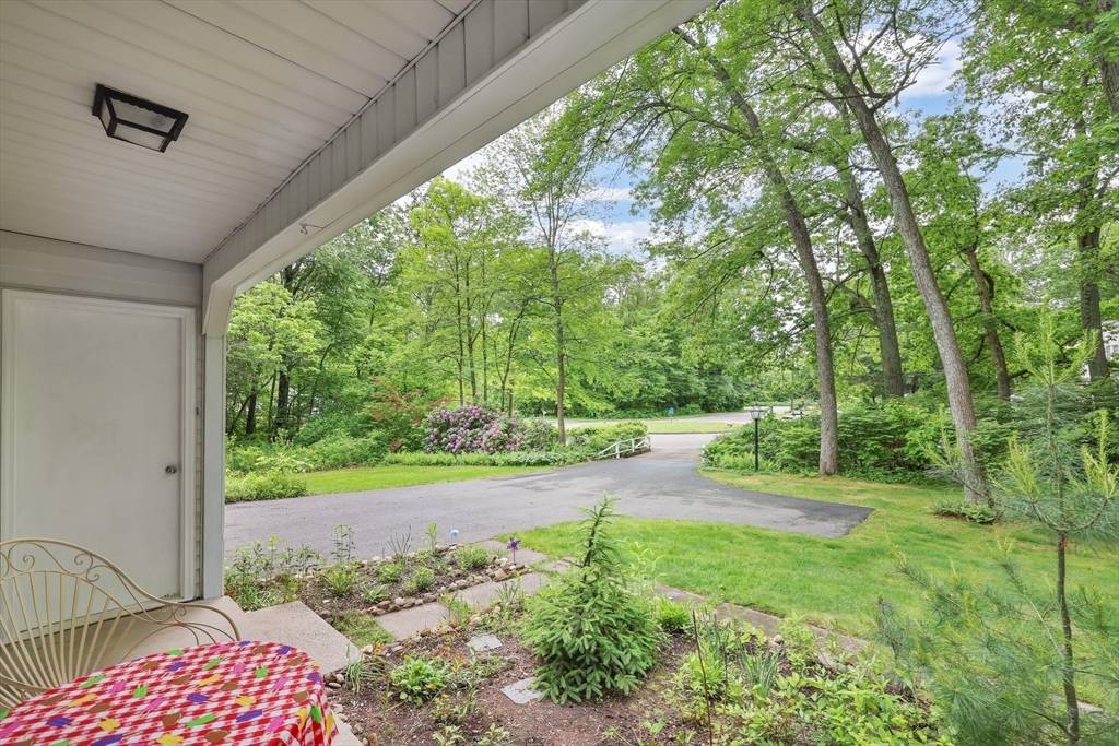 Wilbraham, MA 01095,4 Mirick Ln
