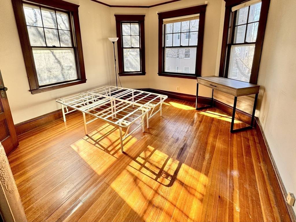 Cambridge, MA 02139,28 Putnam Ave #2