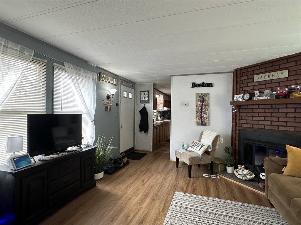 Londonderry, NH 03053,84 Pinyon Place