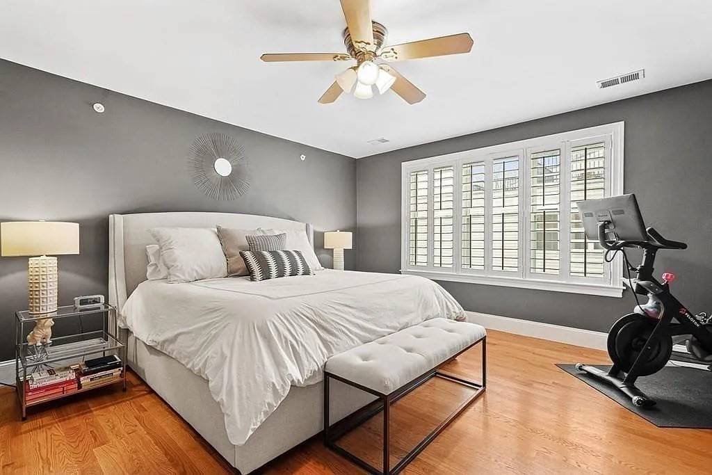 Boston, MA 02132,855 Lagrange Street #7
