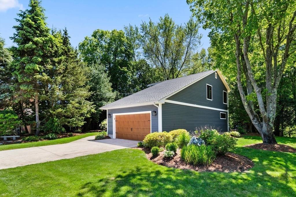 Wakefield, MA 01880,2 Confalone Cir