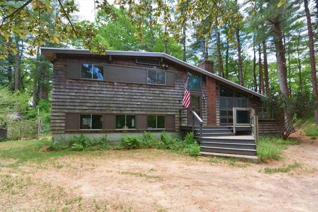 Holliston, MA 01746,650 Marshall