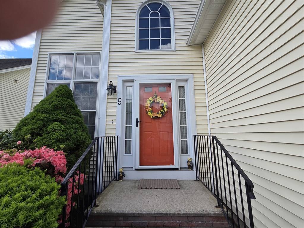 Milford, MA 01757,5 Zain Circle #5