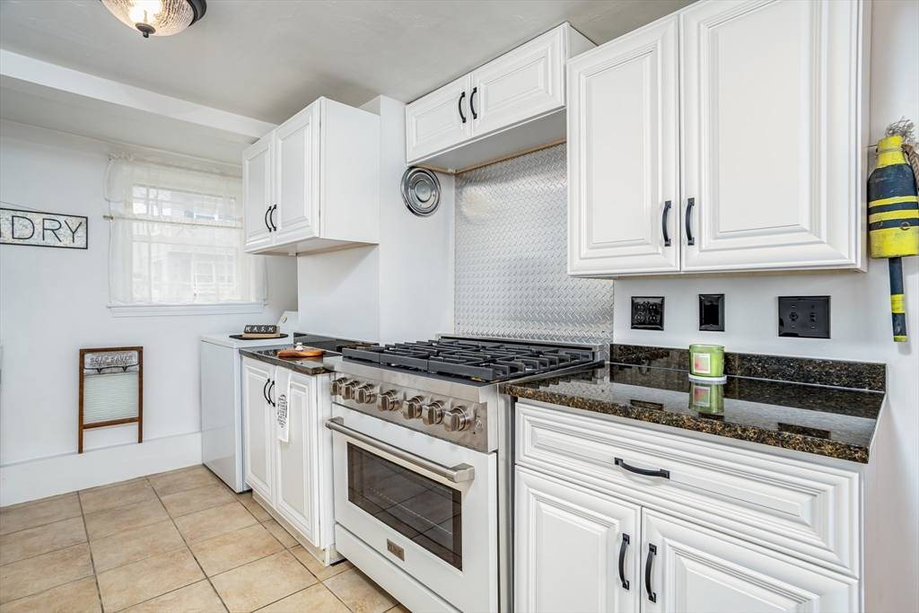 3 Lakeside Ave Lunenburg, MA 01462
