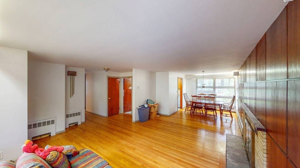 Wayland, MA 01778,116 Lincoln Road