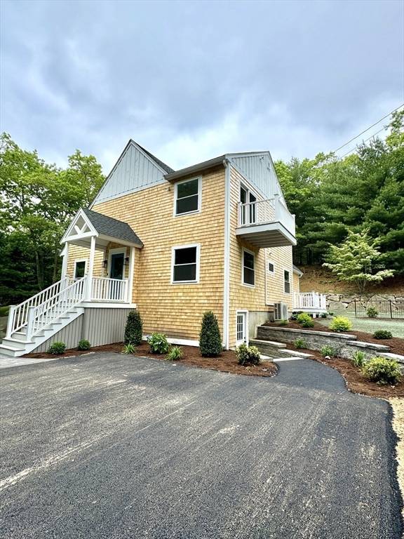 Plymouth, MA 02360,93 Hollis Rd