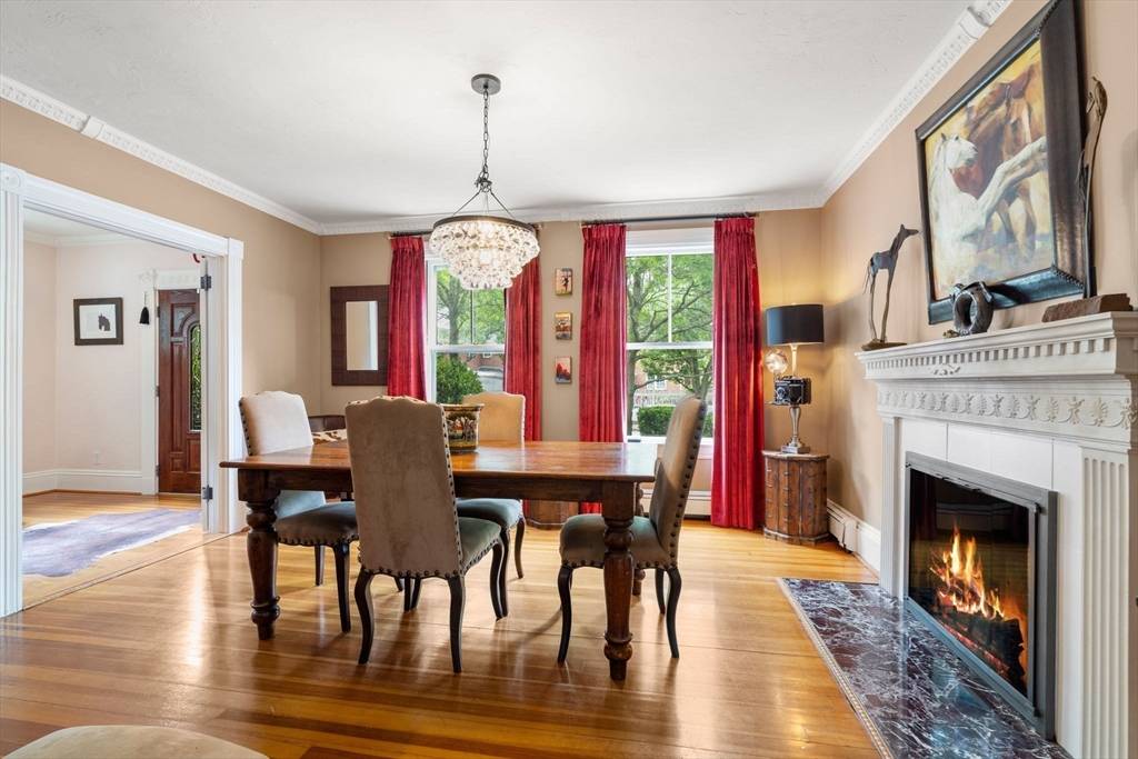 Wellesley, MA 02482,68 Linden Street #68