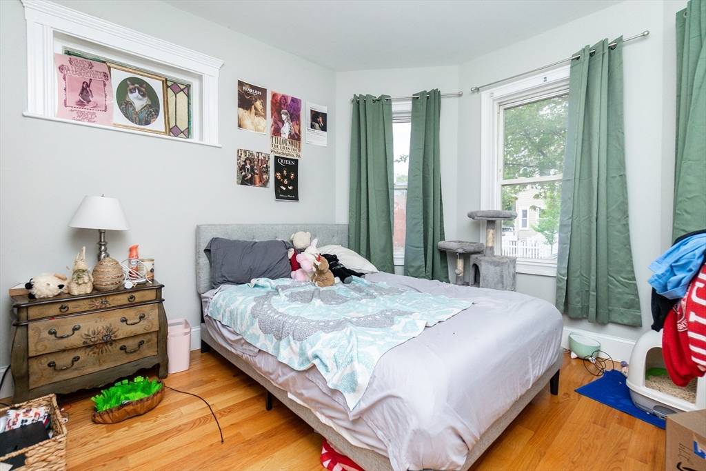 Cambridge, MA 02138,279 Concord Ave #1