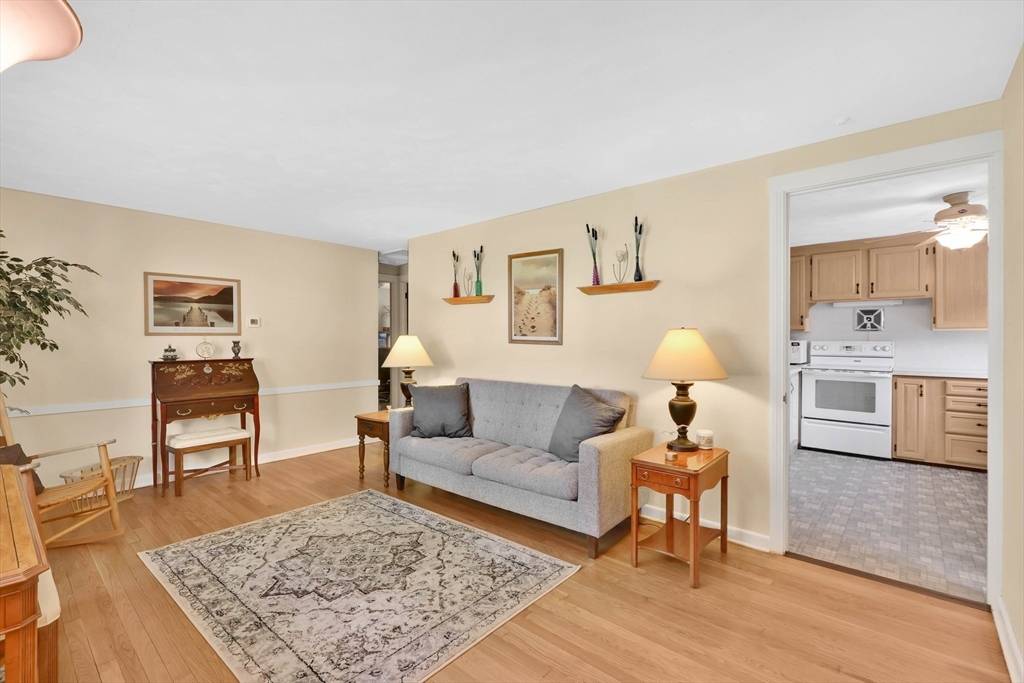 Springfield, MA 01118,76 Regal St