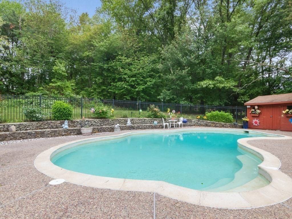 Westwood, MA 02090,87 Whitewood Road