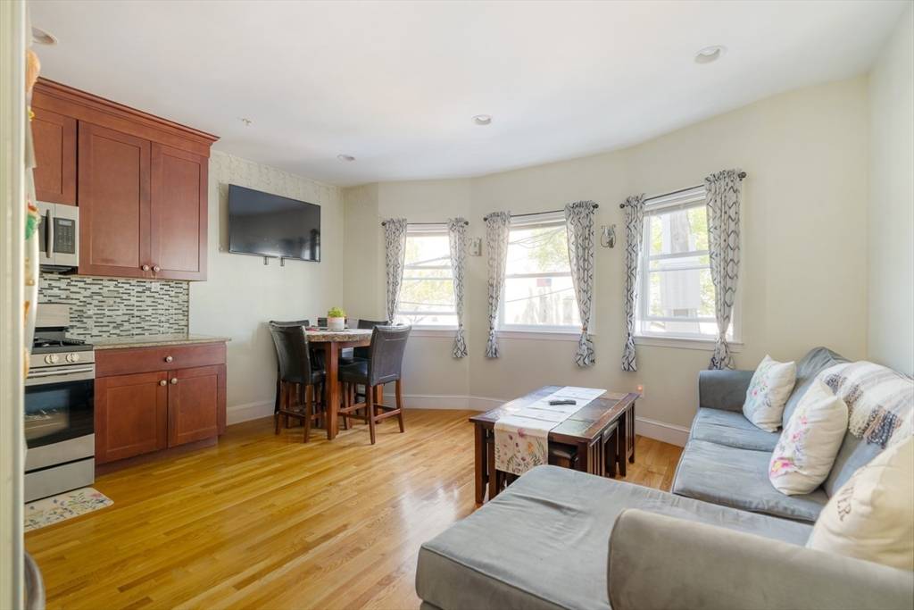 Somerville, MA 02145,106 Walnut St #4