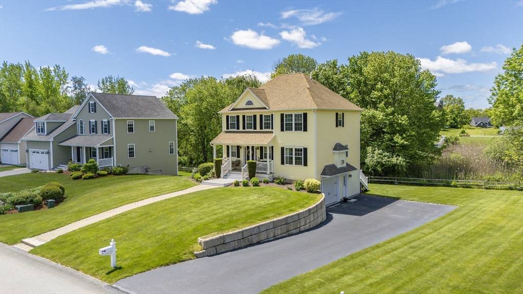 Seekonk, MA 02771,14 Evelyn Way
