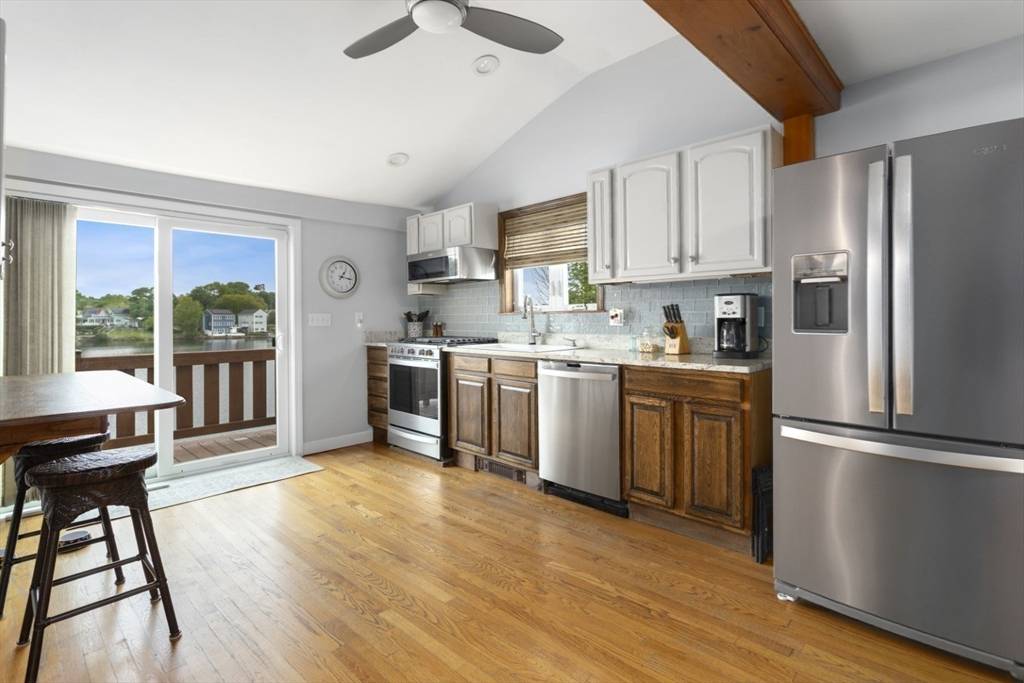 121 Lynnfield St Lynn, MA 01904