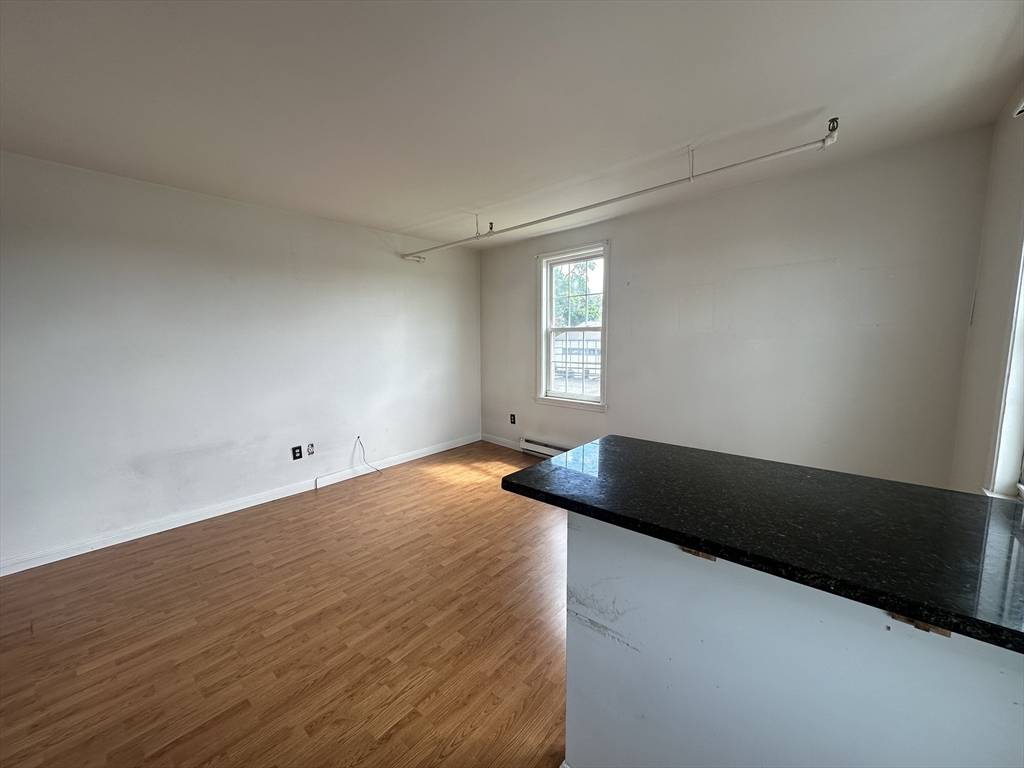 Natick, MA 01760,12 Walnut St #8
