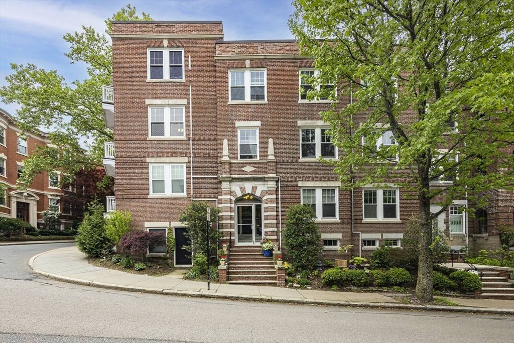 Brookline, MA 02445,34 Garrison Rd #4