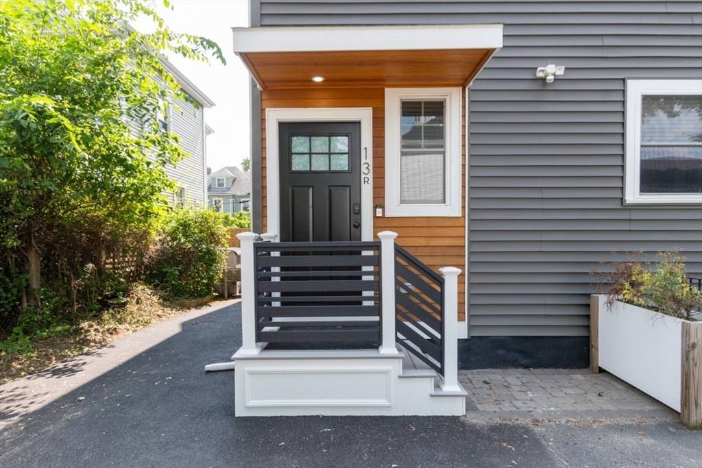 Arlington, MA 02474,13R Belknap Streeet #13R