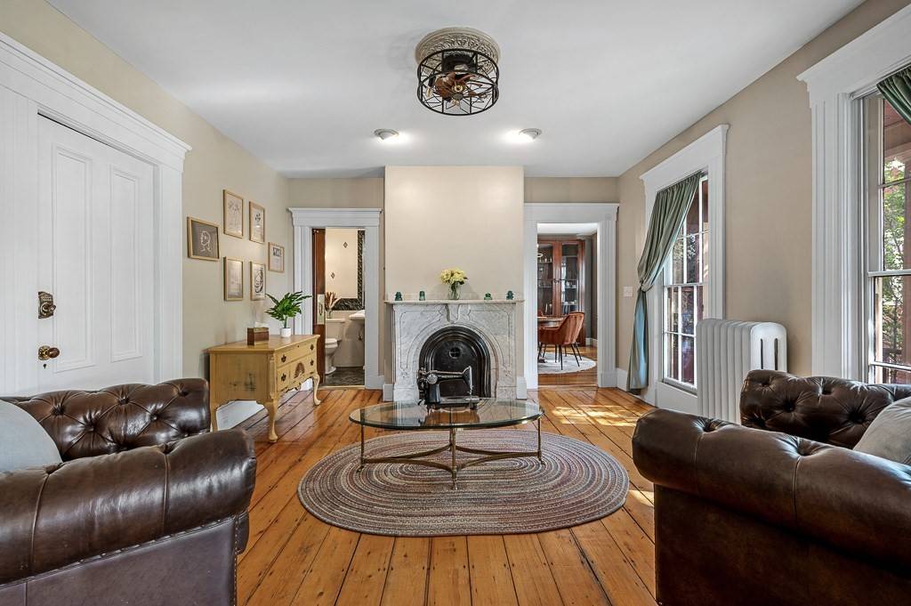 Worcester, MA 01609,2 Oxford Pl