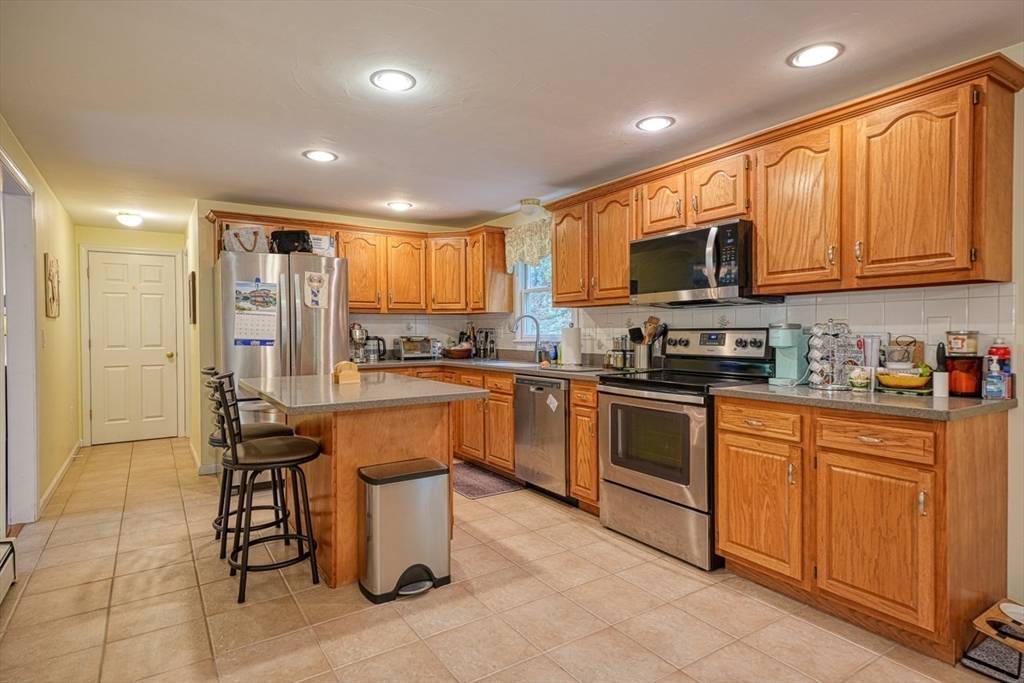 Millbury, MA 01527,5 Rollie Shepard Drive