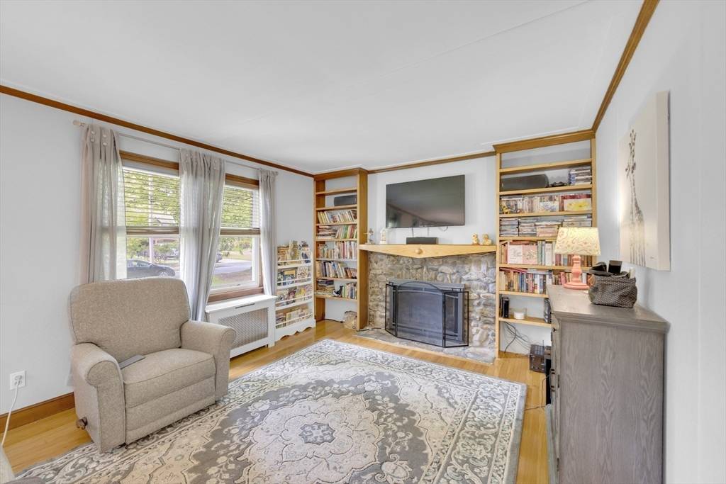 Holden, MA 01520,16 Highland Ave