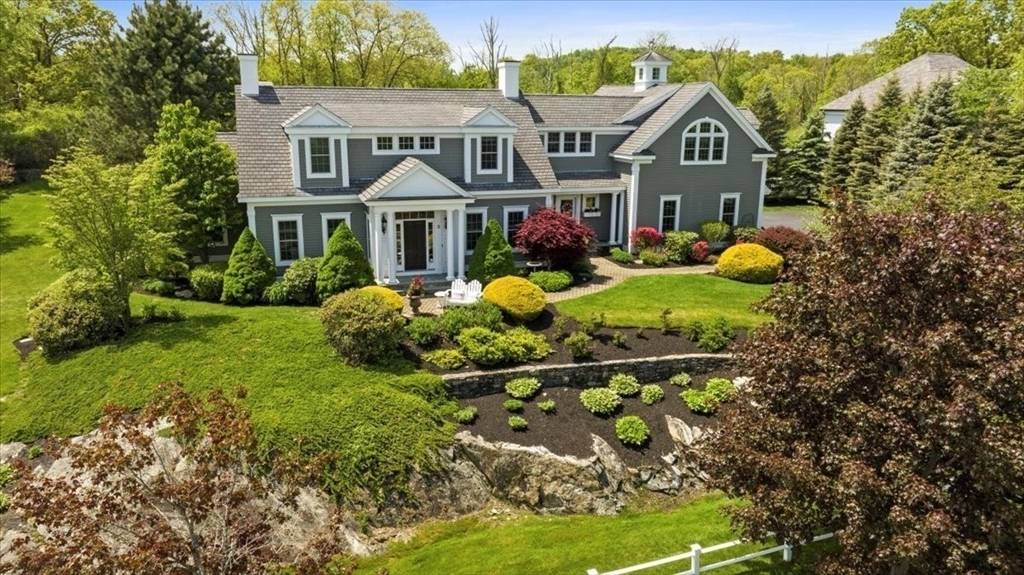 2 Barn Lane Southborough, MA 01772