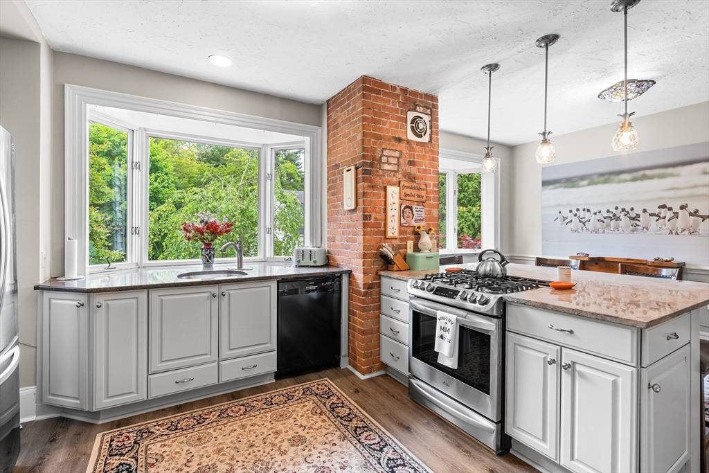 14 Wapping Rd Kingston, MA 02364