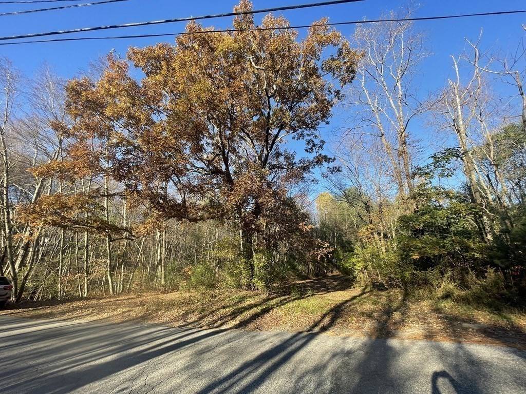 Sutton, MA 01590,80 Barnett Rd