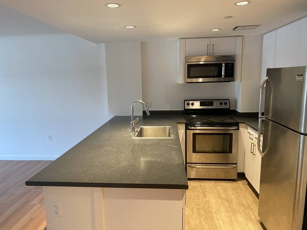 Cambridge, MA 02139,295 Harvard Street #402