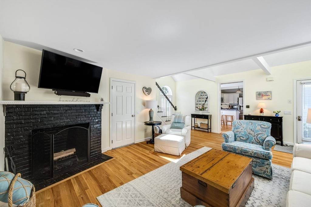 Orleans, MA 02653,8 Beach Rd #4