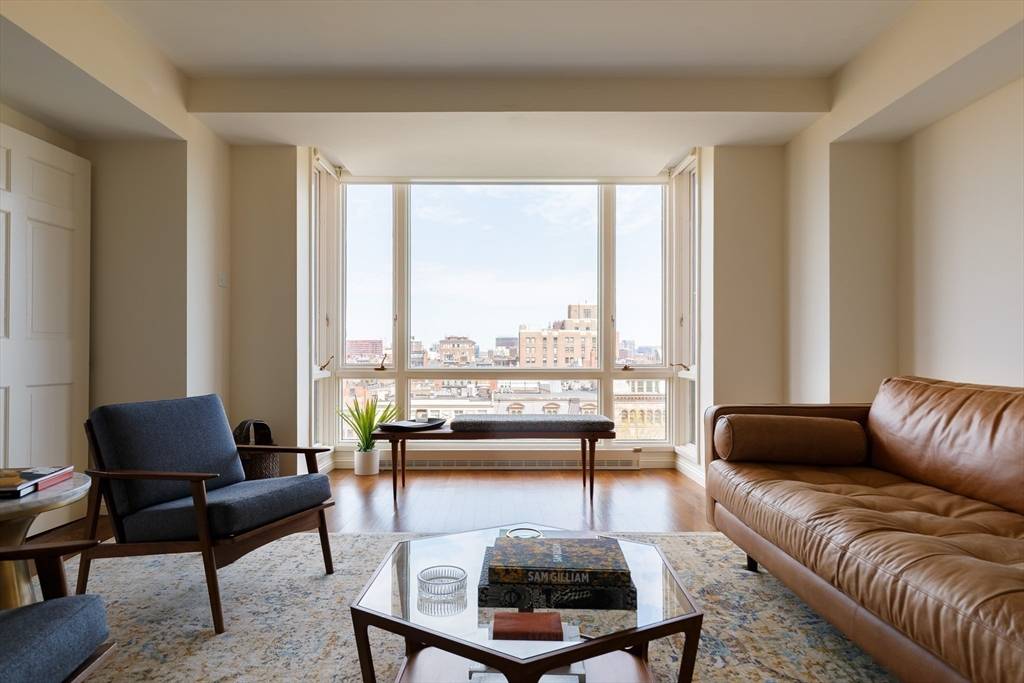 Boston, MA 02116,2 Commonwealth Avenue #8G