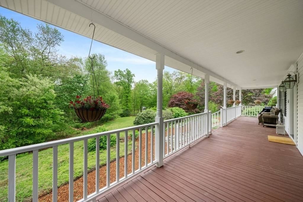 Hopkinton, MA 01748,176 Spring St