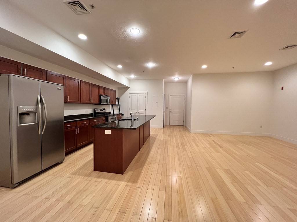 Boston, MA 02134,9 Gardner St #8
