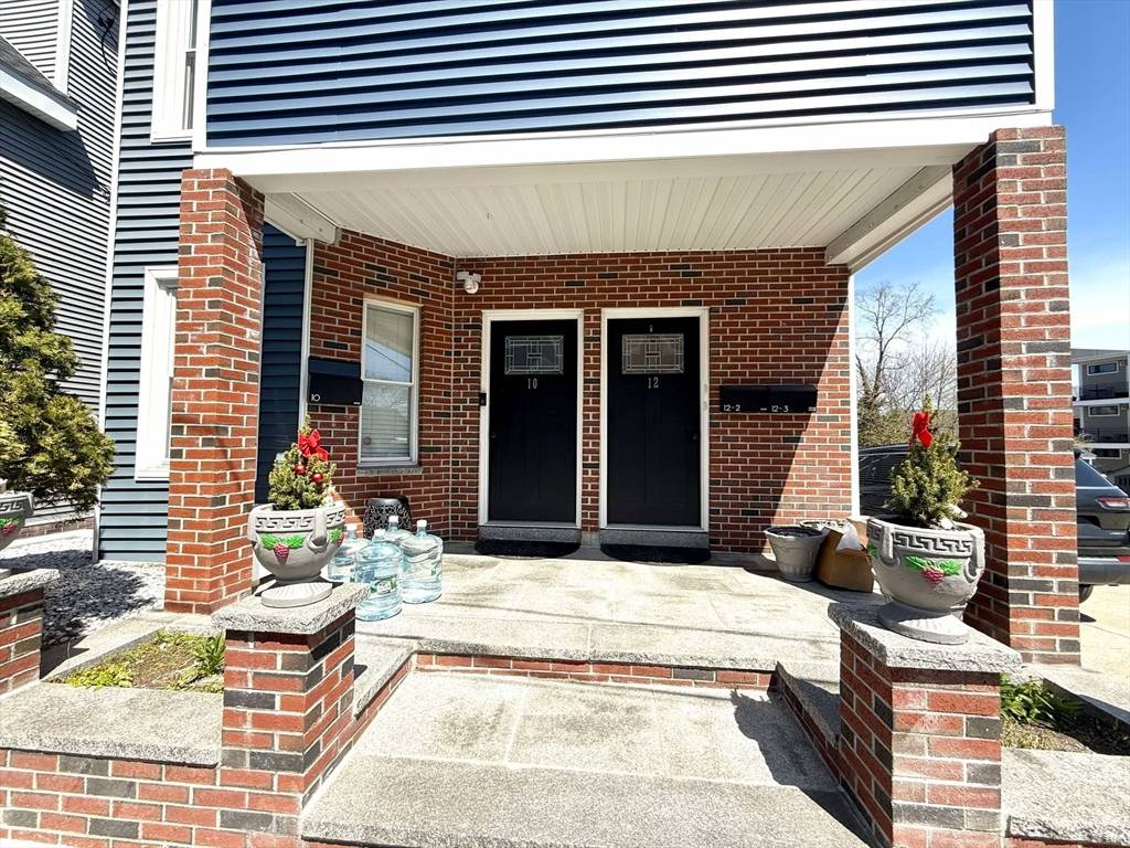 Medford, MA 02155,10 Leyden Ave. #2