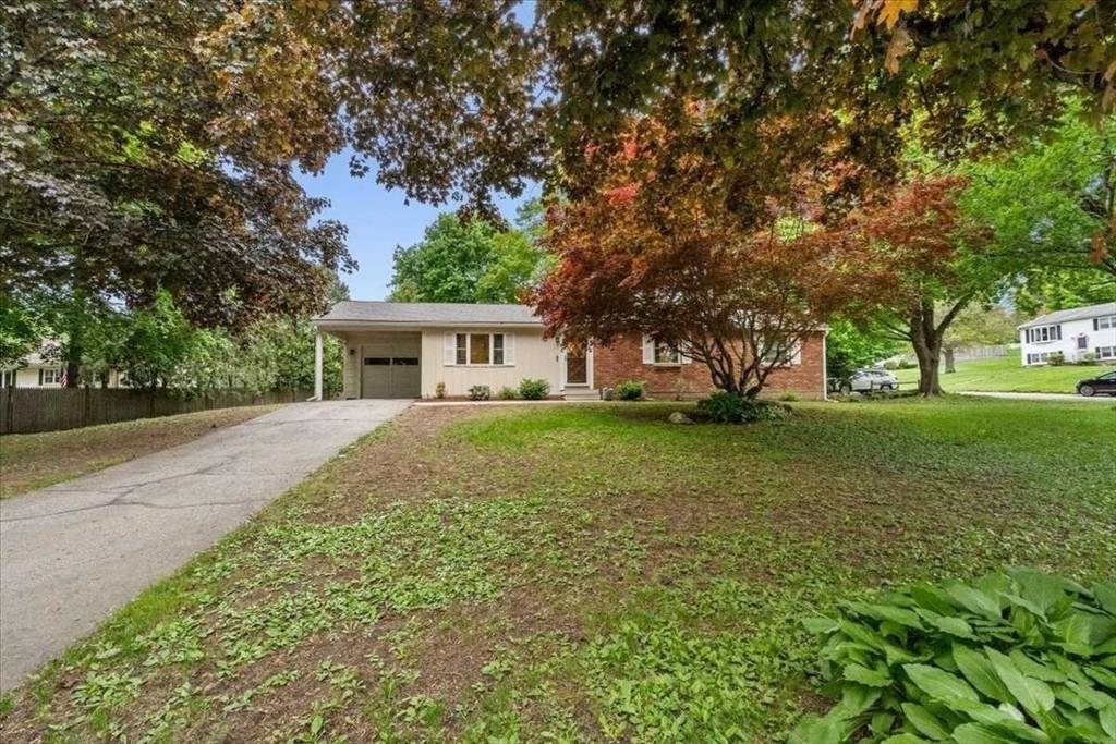 Spencer, MA 01562,15 Smithville Rd