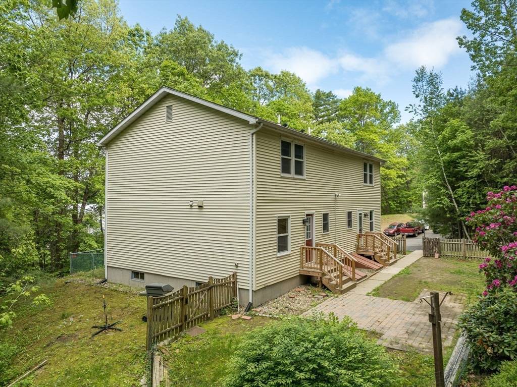 Palmer, MA 01079,65-67 Summer St