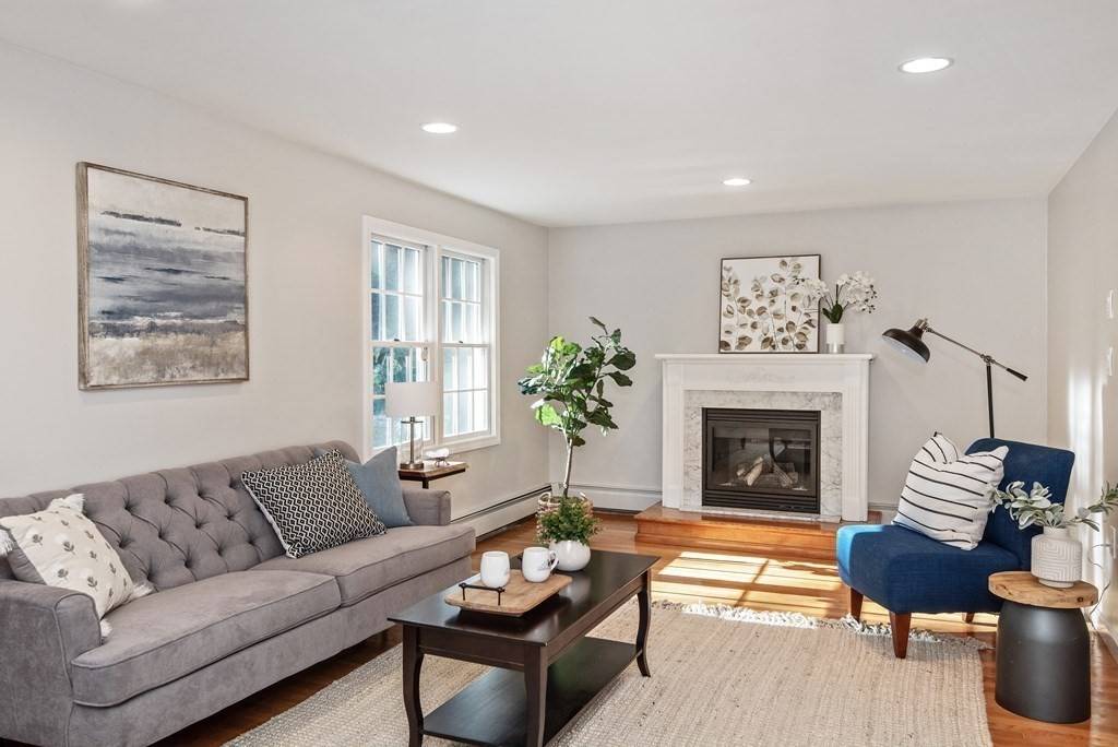 Wellesley, MA 02481,29 Burke Ln