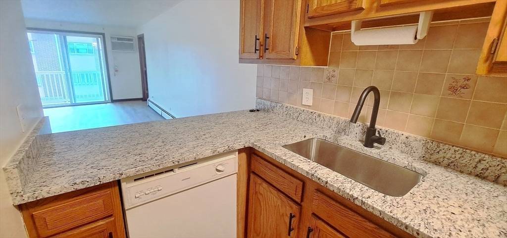 Marlborough, MA 01752,616 Boston Post Rd E #17